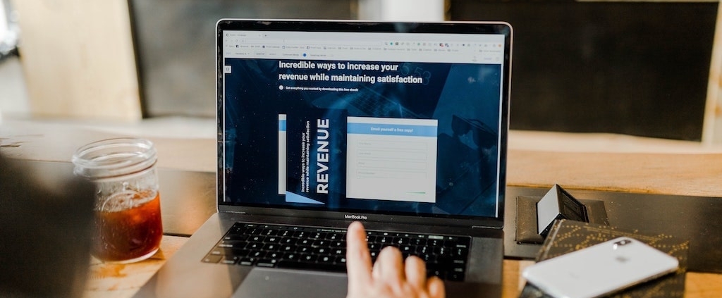 restaurant-worker-looking-at-computer-screen