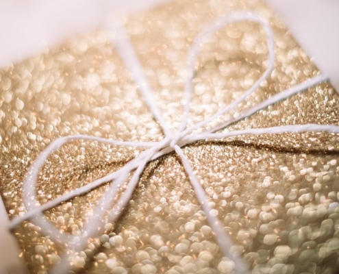 gold-wrapped-gift