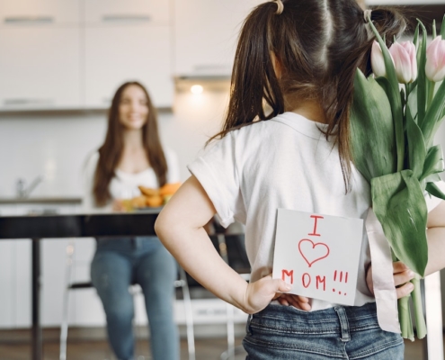 girl-with-gift-for-mom