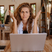 how-to-choose-between-physical-and-virtual-gift-cards